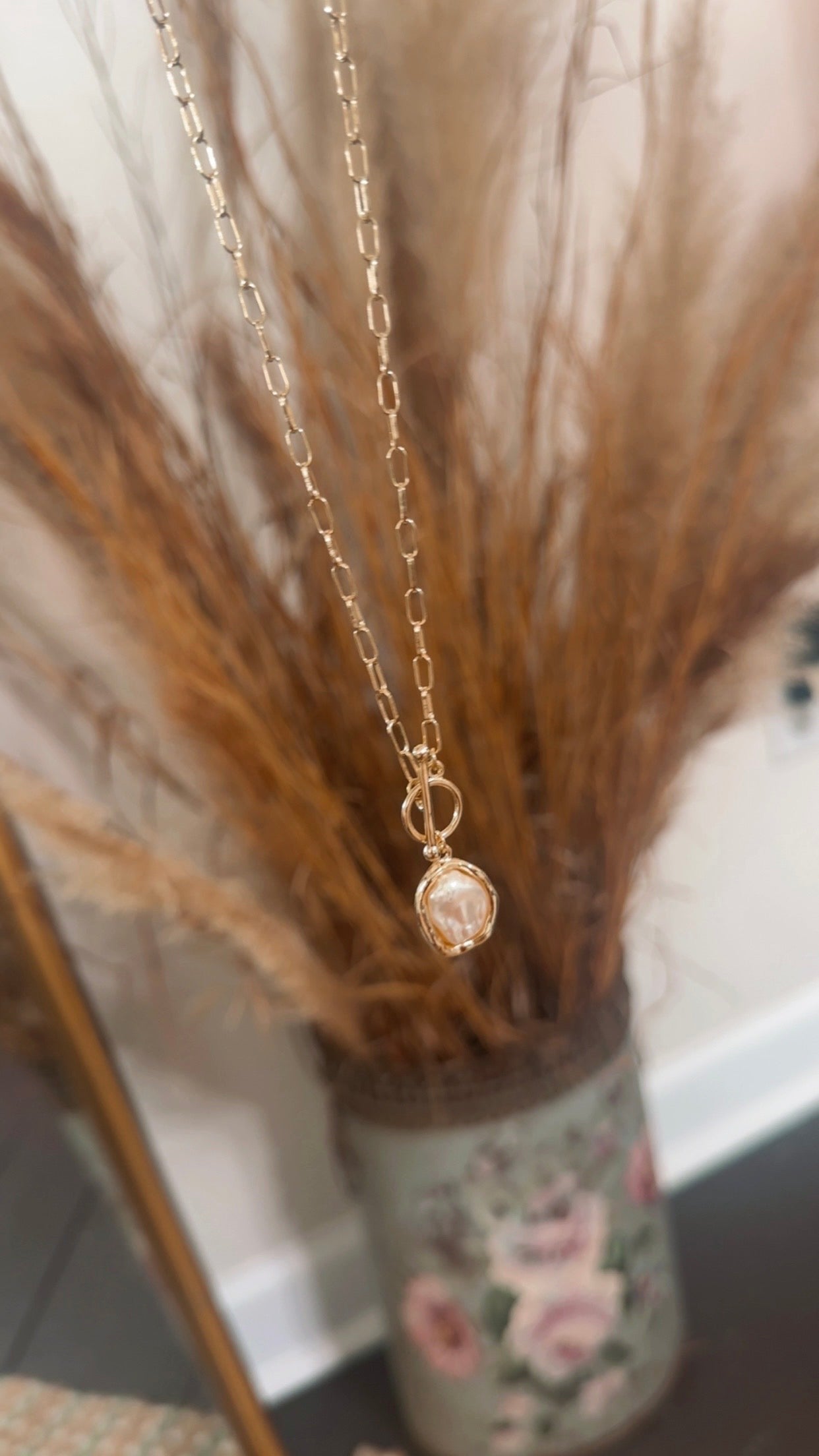 Pearl Pendant Dainty Toggle Chain Necklace