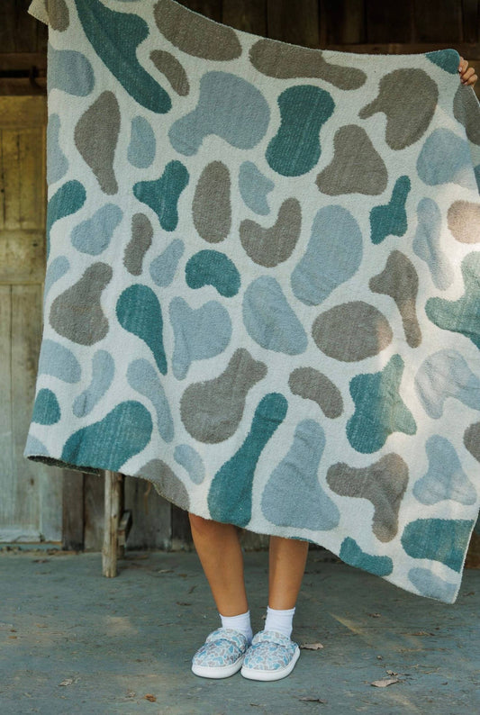 RESTOCK Camo Throw Blanket